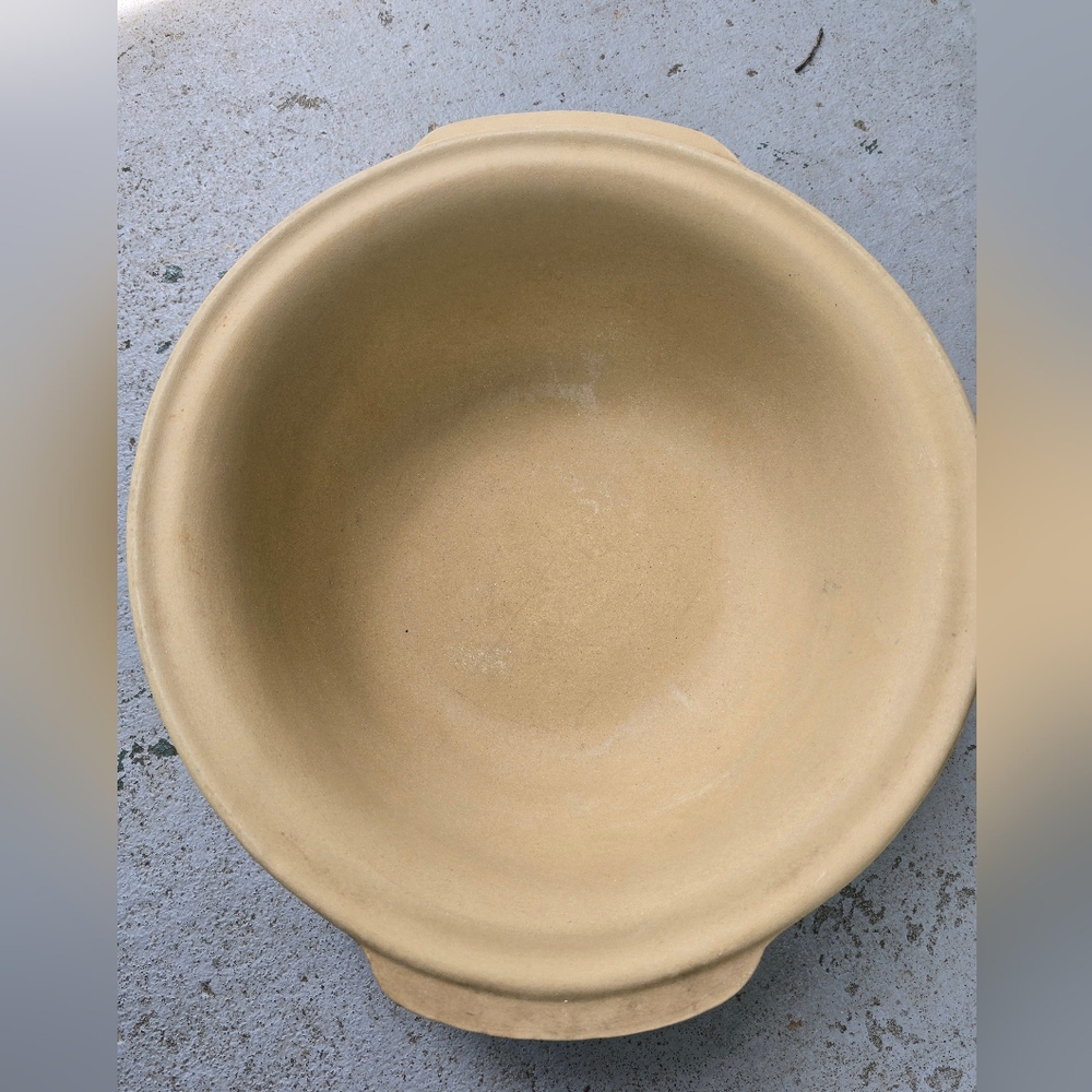 The Pampered Chef Tan Stoneware Baking Bowl